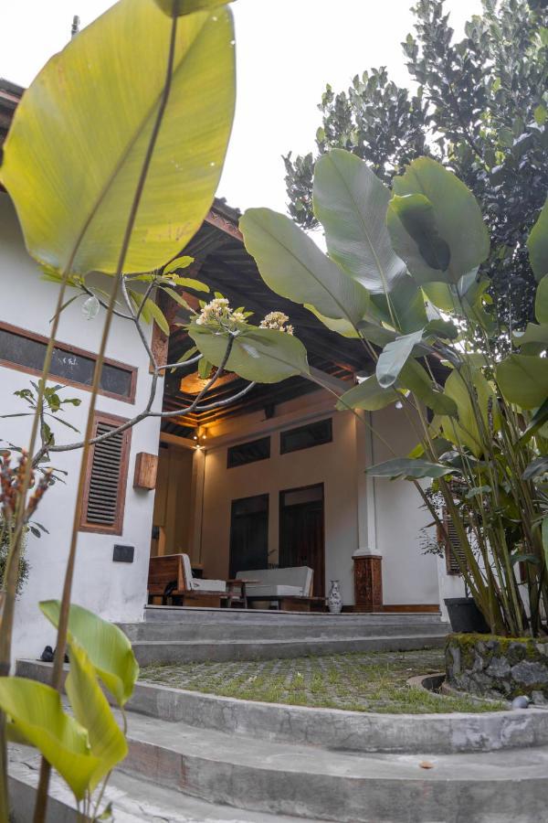 Adara Homestay Banyuwangi  Exterior photo