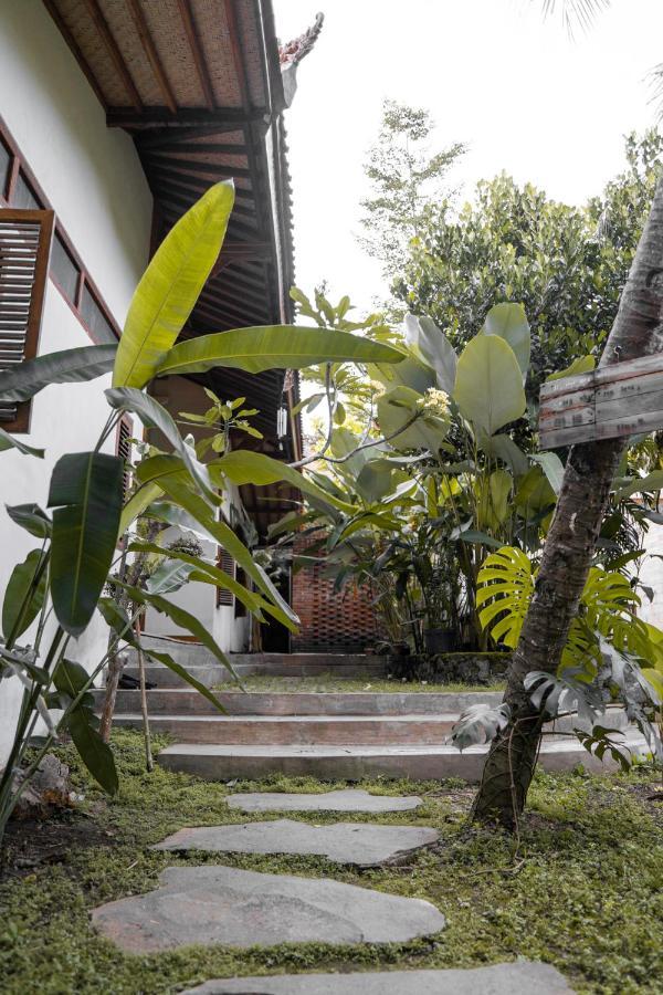 Adara Homestay Banyuwangi  Exterior photo