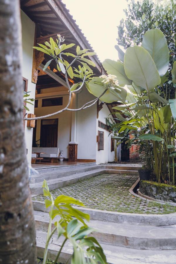 Adara Homestay Banyuwangi  Exterior photo